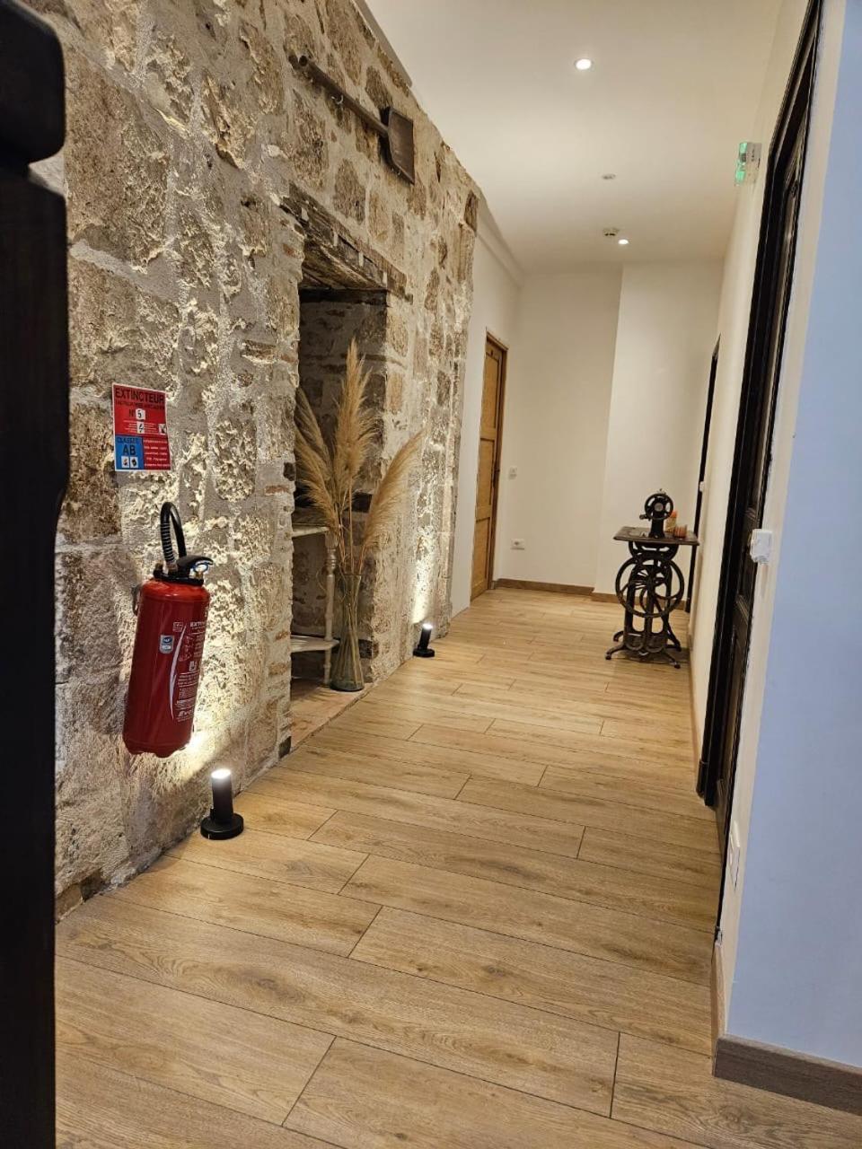 Le Beffroi Aparthotel Tournon-d'Agenais Ngoại thất bức ảnh